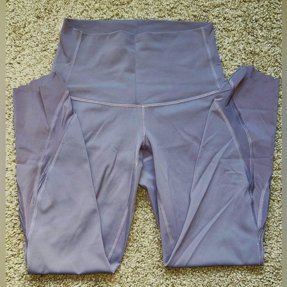 Cute Mauve Lululemon leggings!